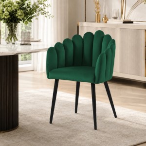 Vista ambientata Poltroncina in Velluto Imbottita colore Verde Bottiglia con gambe in metallo modello Margherita Totò Piccinni