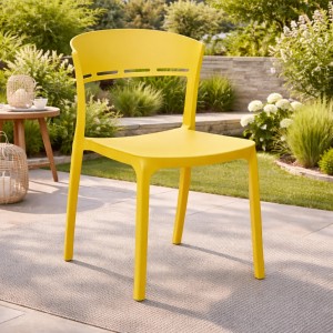 Vista ambientata Sedia in Polipropilene in fibra di vetro colore Giallo Senape design impilabile modello Delta Totò Piccinni