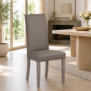 Vista abientata Sedia imbottita in similpelle colore Effetto Nabuk Tortora con struttura e gambe in legno modello Denver Totò Piccinni
