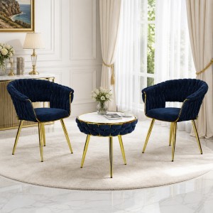 Vista ambientata Set tavolino 2 poltroncine vellutato imbottito colore Blu con finiture in oro modello Royal A Totò Piccinni
